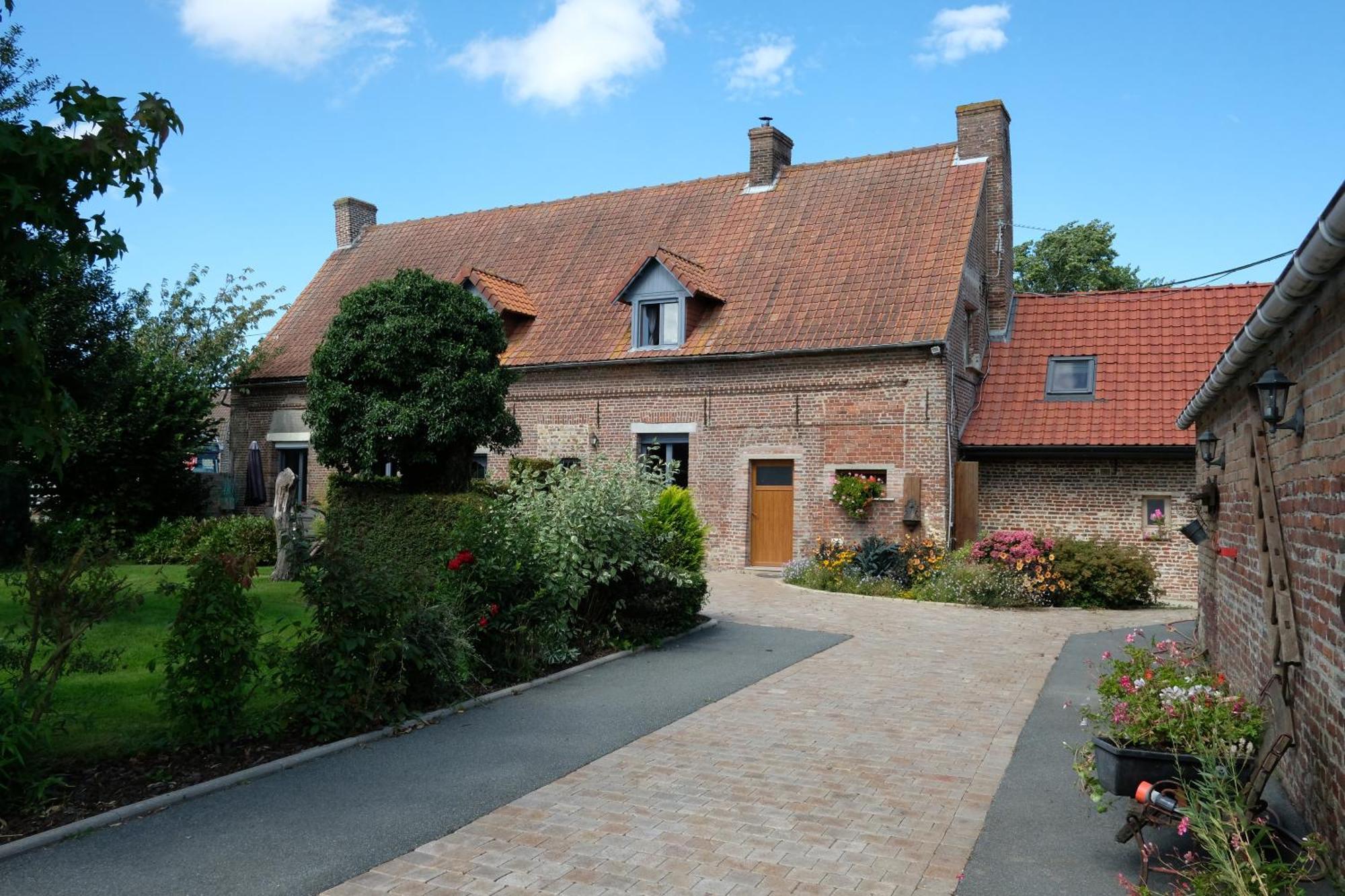 Les Charmilles Bed and Breakfast Hazebrouck Exteriör bild