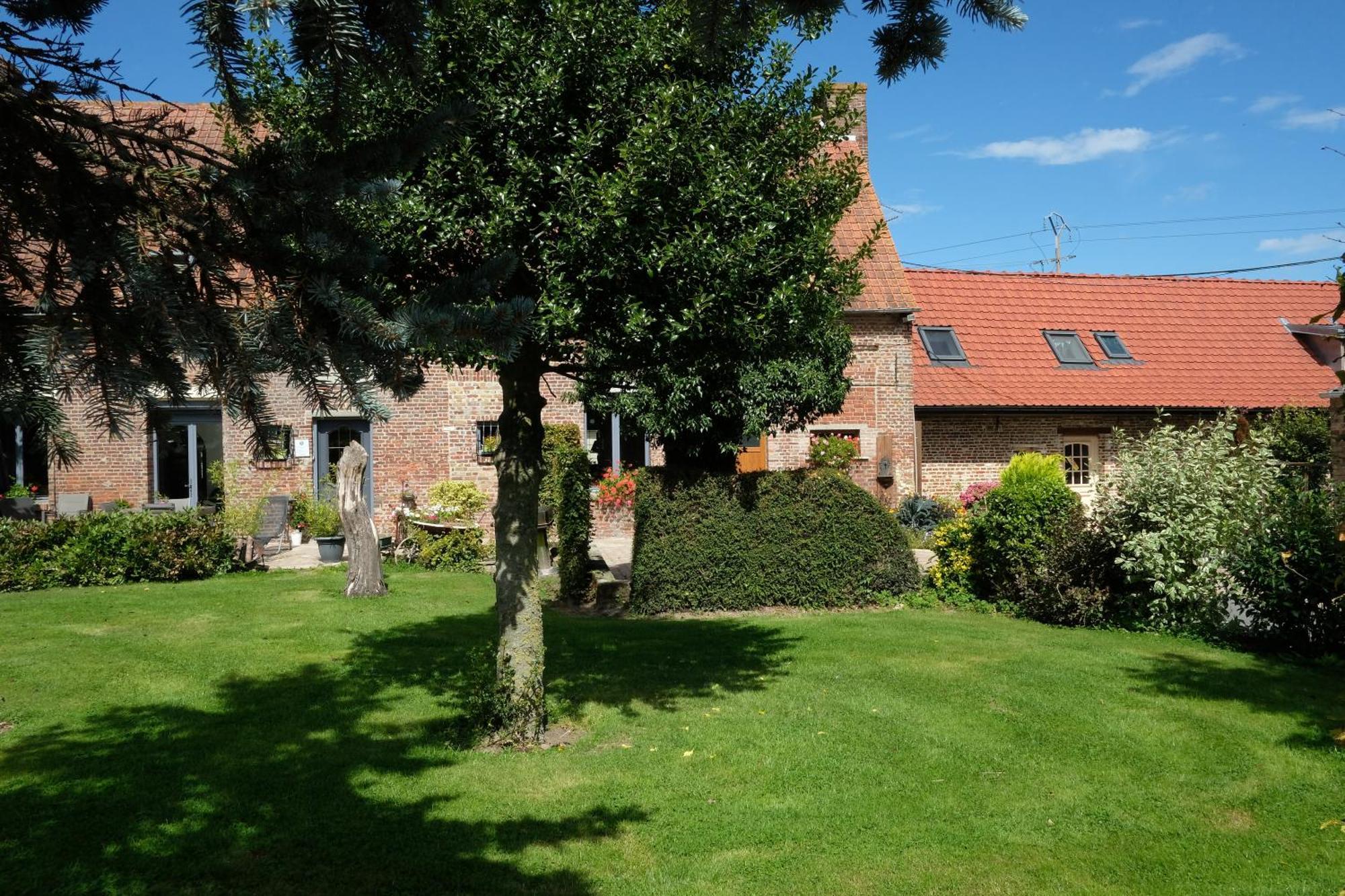 Les Charmilles Bed and Breakfast Hazebrouck Exteriör bild