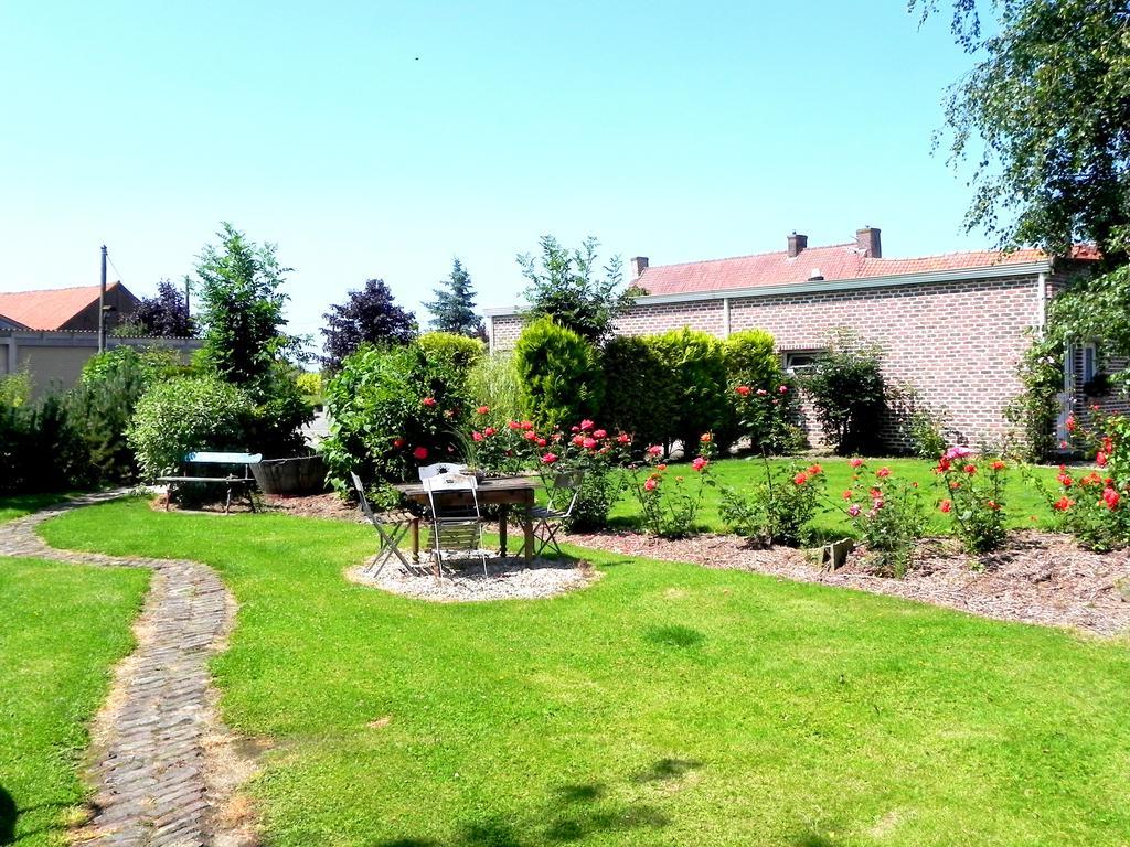Les Charmilles Bed and Breakfast Hazebrouck Exteriör bild