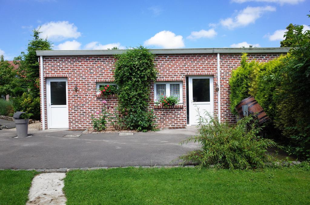 Les Charmilles Bed and Breakfast Hazebrouck Exteriör bild